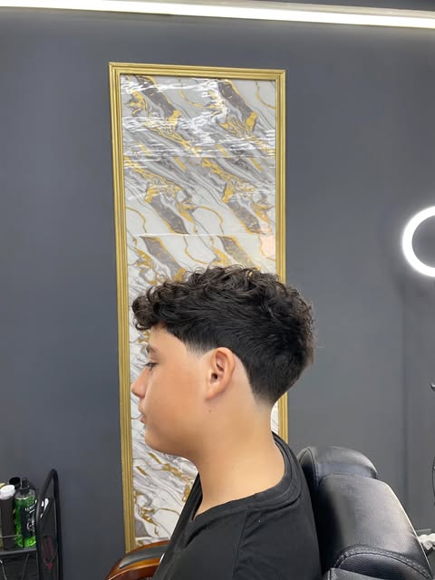 Look din portofoliul Brici Barbershop